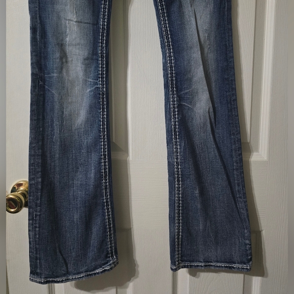 Rock Revival Sherry Bootcut B4 Low Rise Stretch Embellished Jeans, Size 27. - Picture 4 of 16